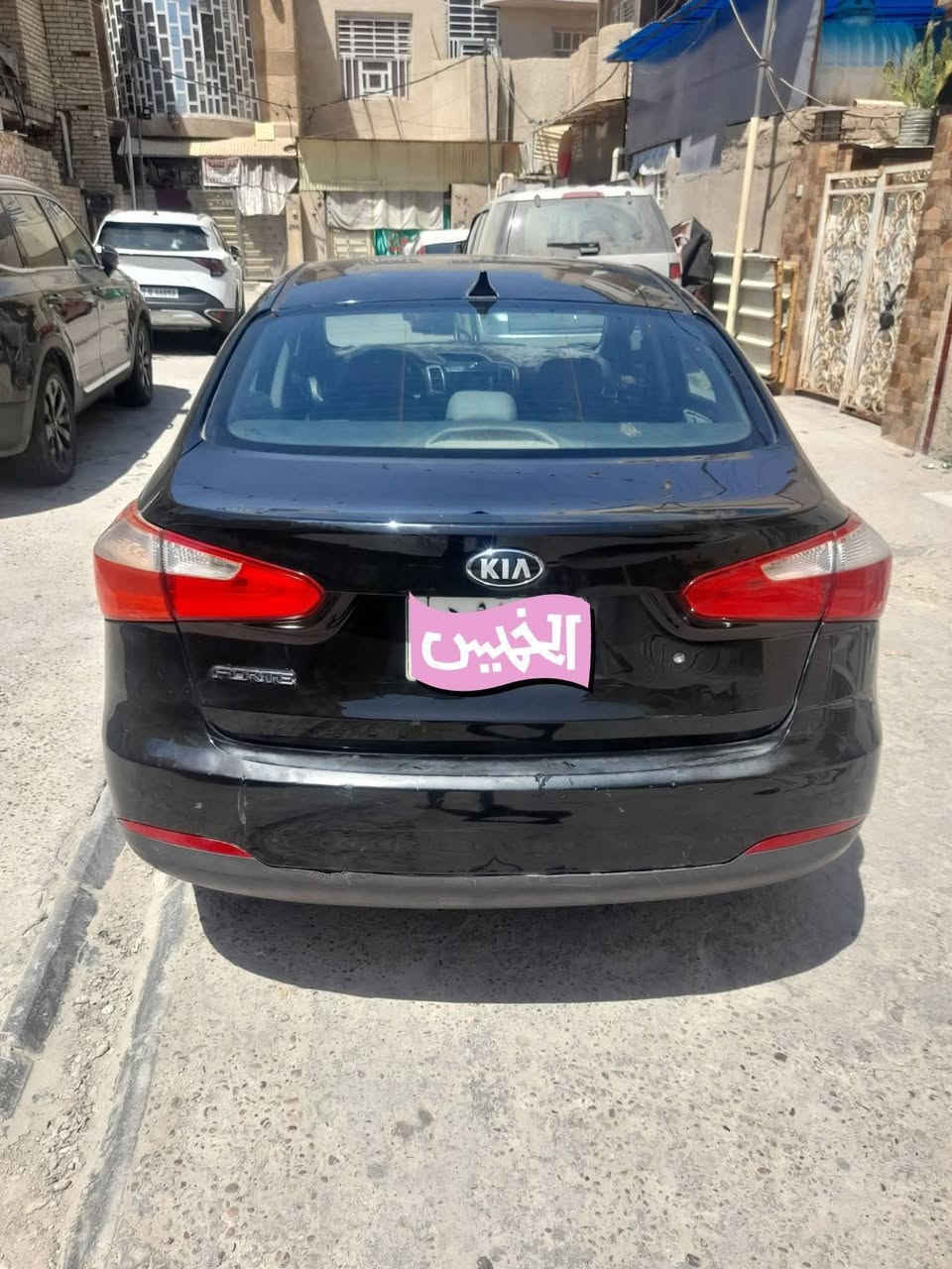 السلام عليكم
للبيع فقط 

كيا فورتي 2015 
وأرد امريكي 
محرك 1.8 دوش 

شاشه كبير 
كامره خليفه
تحكم ستيرن 
سمارت كونترول 
مواصفات عادية 

(( رقم بغداد تحويل ثاني يوم ))
(( السيارة بيهة 3 قطع صبغ فقط)) 

سعر:- 85 وبيه مجال بسيط 
وماكو هيج سعر بالسوك 
مكانها:- بغداد الشعلة 
للاتصال:- ***********
