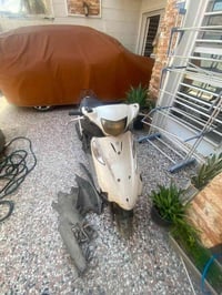 دراجه ادرس للبيع بيه ولفات باقي مكفول سعره 07710677060 150 الف