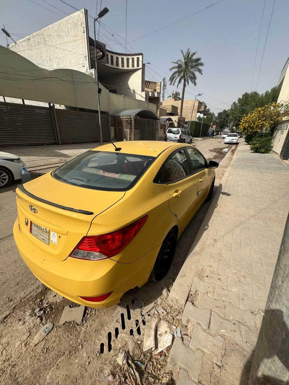 السلام عليكم
اكسنت 2013 وارد امريكي  

حادثها شبر بالجاملغ الامامي  ودعامية 

ماشية 193 الف 

السيارة  داخلها كلش نضيف 

تبريد ثلج + راديتر وكمبريسر جديد 

بيها طخة بالباب الورة مثل ما موضح بالصور 

صدر امامي جديد 

جامة امامية جديدة 

كير مجفت جديد 100‎%‎

السعر 82 وبيها مجال

مكاني شارع المغرب قرب مستشفى الخيال 

***********
