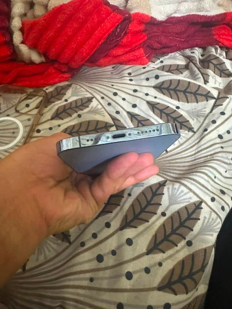 سلام عليكم آيفون 13برو ماكس نضيف البيع ذاكره 128 بطاريه 80بلادي جهاز وتر بروف ما مفتوح شخط ما بي مكان بغداد مدينة الصدر ***********
