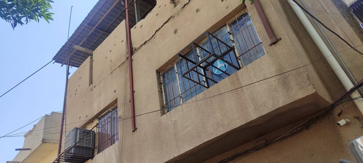 السلام عليكم بيت للبيع يصير استثمار  مشملات  بمنطقة الفضل خلف كراج المصلحه فرع الجول  مساحته 110 متر مربع بحاله جيده ويحتاج الى ترميم ولا يوجد امامه بيوت فقط حايط الكراج تفاصيل والسعر علواتس او اتصال ***********
