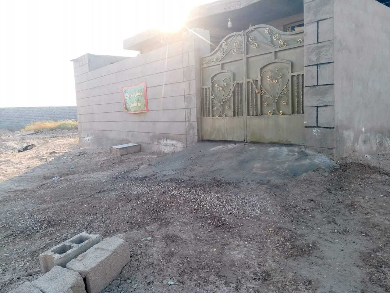 السلام عليكم
بيت للبيع المساحه ١٧٥ م المكان حي المتنبي مقابيل ضريح المتنبي الاستفسار اتصال ***********
