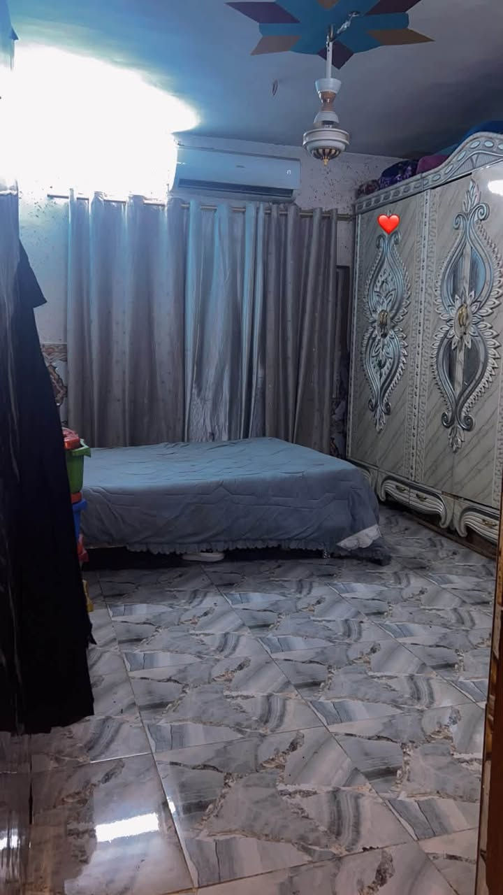 🏠 للبيع بيت سكني مميز
طابو صرف 

📍 الموقع: كفاءات العبيدي قرب العيادة 
واجهه 7ونص نزال 20 

📐 المساحة: 150 متر
📏 الواجهة: 7 ونص
🏢 طابقين كاملين
✨ البيت نظيف جداً

🔹 الطابق الأرضي:

• مطبخ
• استقبال
• صالة كبيرة
• غرفتان
• حمام داخلي
• حمام خارجي
• كراج كبير يتسع لسيارة
.حديقة 

🔹 الطابق الثاني:

• 4 غرف
• حولي
• حمام
السطح شتايكر كامل 

📞 للاستفسار والتفاصيل: يرجى التواصل ***********

