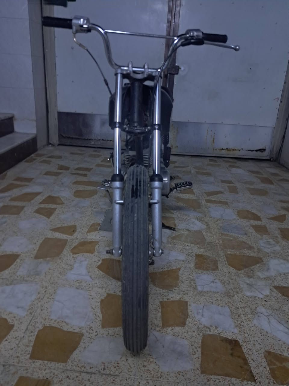 السلام عليكم دراجه نامه للبيع اربعه كير 125cc
دراجه كامله نضيفه كابريتر جديد وياله دبل مضبوط 
الدراجه سعرها ٢٥٠ وبيها مجال 
للتواصل واتساب فقط ***********
