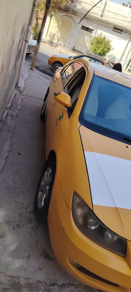 سياره ليفان للبيع كير محرك شرط السياره اباسمي شرط الوكاله ولا تحويل سياره جاهزه هيا وغرامات صفر السعر ٣٨ ابيها مجال التواصل ***********
