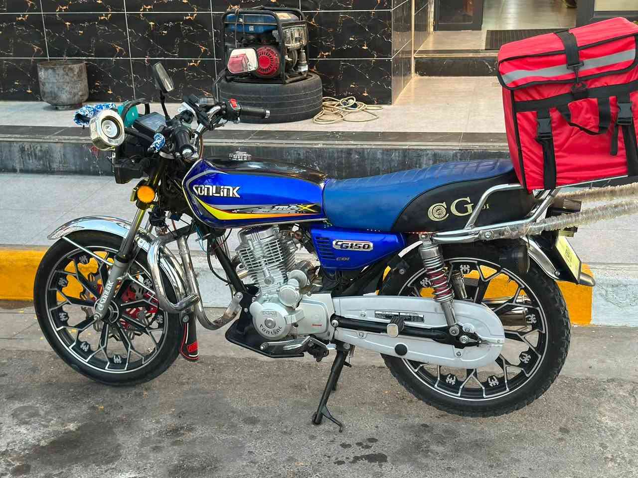 سولنك سيفان 2025 كير محرك شرط (محرك 200cc) مامفتوح كهربائيات شغاله ربع نكرة دبلات جدد موطور مابي اي عيب جاهز من كلشي 675 وللشراي بي مجال *********** واتساب وخط 
مكاني بيجي
