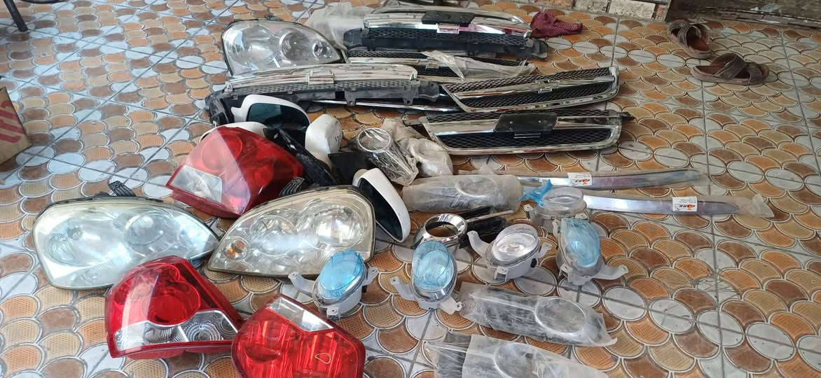 اغراض اوبترا وافيو كلها نظيفه وجويتر اوبترا جديد وبدون برمجه وبلاجكتورات افيو موجود كميه ابيعهن شلع جمله واليحتاج مفرد يتصل ***********
