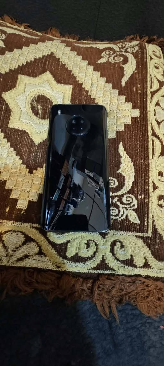 للبيع جهاز واي تسعه A نضافه فول ذاكره 128 رام 8 بوبجي 60 فريم جهاز نضافه فول شرط كلو شغال مابيه اي عطل مامفتوح السعر 115 وابيه مجال مكاني موصل حي عدن ***********
