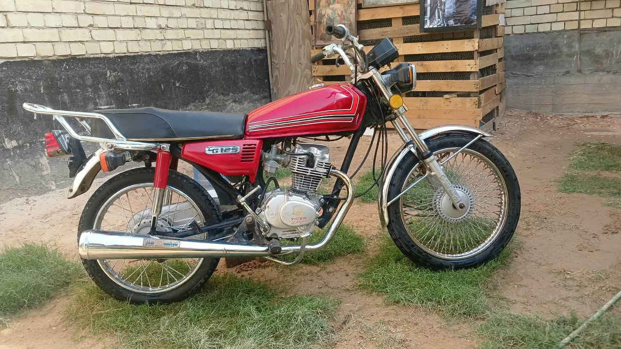 سلام عليكم 
دراجة للبيع مديل 22 كاملة نقصهة بس باتري 
 مكينه نضيفه  اوراق سكنر للبيع 
سعرها ب 375 وبيهة مجال 
مكاني كربلاء حي السلام 
***********
