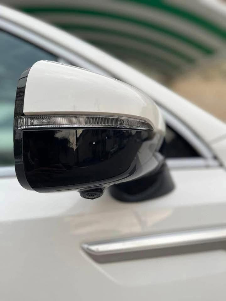 سورنتو للبيع موديل ٢٥ 
جديدة بمعنى الكلمة   

ماشية 25
بعدها بلزكات الشركة 

 رقم بغداد انكليزي بأسمي

مكينه ٦ سلندر 

7 راكب

تتقدم وترجع بالريموت

4 كامرات 360

رادار امامي خلفي 

توقف ذاتي 

داتشو

بصمه 

كير ماوس

كشنات كهرباء

تشغيل عن بعد 

جنطه كهرباء

مري شفط

حساسات امامي وخلي وجانبي 

ويل 20 

ويل كب كروم  

تبريد ٣ قطع 

دوشمه ارضيه 

اوتو هولد

سايد بريك بصمه

شحن لاسلكي

بردات خلفية 

بعد بيها هواي مواصفات وتفاصيل  

مكان السيارة كربلاء المقدسة 

لاستفسار الاتصال 

***********
