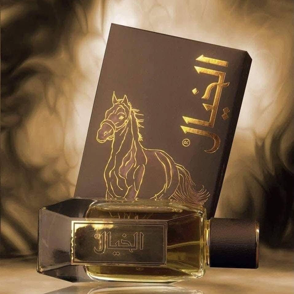 عطر الخيال مجموعه من الفواكه والحمضيات بسعر 10الاف التوصيل لكافة المحافظات متوفر

نص مكتوب في الصور:
- كلاسيكي رجولي الفخامه الخيال أروماتك تابلي منعش خشبي الخزامي عشبي عشبي
- خيَّال الرجالي عطر يجمع بين الفخامة والجاذبية بثبات مميز متوفر لدي سنتر نبيل عكاو
- الخيَال جوزي 🤎 ، احمر 🔴 ، الاسود ⚫
- عطر الخيال 🐎 (جوزي) 🤎 من الفخامة ✨