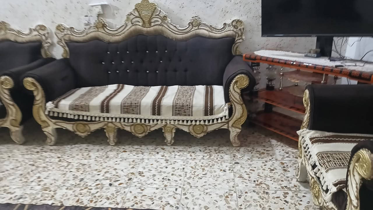 تخم 10 مقاعد نضيف مكاني بشمري وهاذ رقمي ***********
