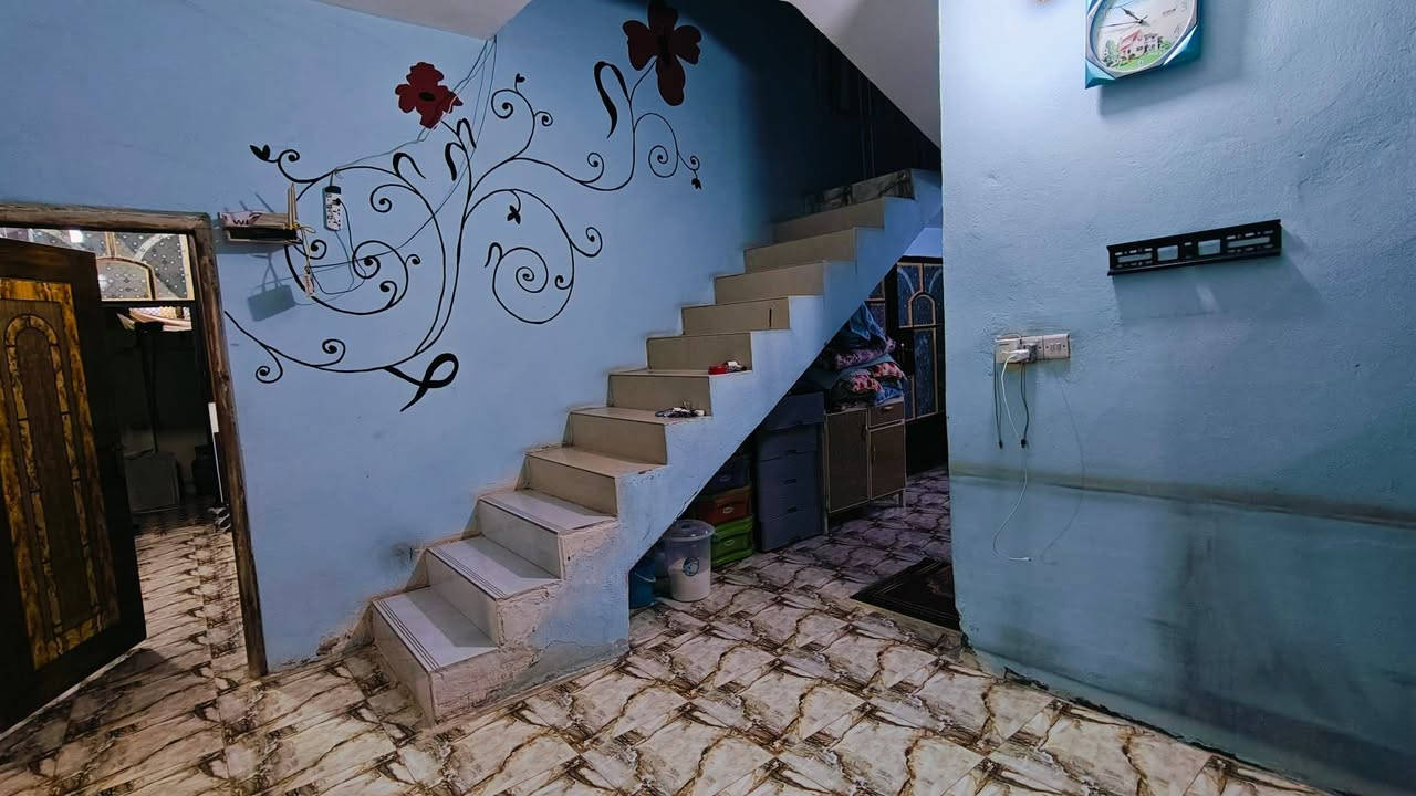 السلام عليكم 
بيت للبيع طابو زراعي سند 25
✅بهرز حي صدام خلف جامع القدوس ومقابل اسواق مخلد 
✅مساحة 156 متر 
الواجهة 13 والنزال 12 
✅طابق واحد متكون من استقبال ومطبخ وغرفة نوم وصالة وصحيات داخليه وخارجيه وبيتونه وكراج يكفي سياره
ومنور خلفي 
✅السعر 75 وبي مجال للشراي 
للاستفسار الاتصال او التواصل ع الواتس 
***********
