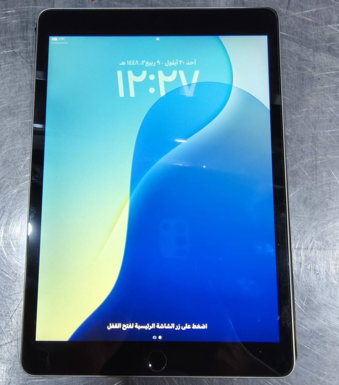 ايباد 9 للبيع السعر 300وبي مجال الجهاز نضيف مال جنايي ***********
