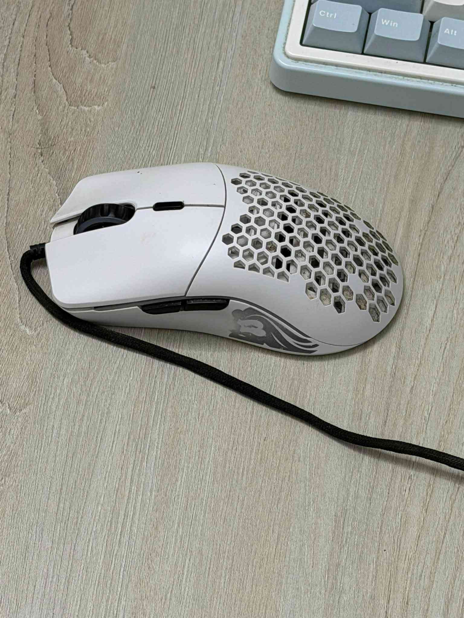 تجميعة حترافية متكاملة للبيع 🕹️
عندي شاشتين كيم اون اول وحده 32 مقوسه 180hz

الثانيه ٢٧ هم مقوسه 120hz

ستناند شاشات عملاق من شركت كيم اون

كرسي كيمنك من شركة zxt 

مايك في فيان اخر اصدار 

كيبورد f75 

سماعة ستيل سرييس

ماوس كاوريس مودل o

وبعد هواي اشياء

——————————————————————

الـــبـــيــــســــي

الكيس الابيض ٧ فانات من شركة كيم اون

تبريد مائي من شركة كيم اون

المعالج i5 12

كارت الشاشه 4060 ti 

الرامات 16 جيجابايت 

البور سبلاس ٦٥٠ واط

الاشياء الي ماذاكراها واسلني عليها و اذكرلك ياها

رقم تلفوني اذا ماموجود فيس بيه واتساب 🚨📞***********

نص مكتوب في الصور:
- Ctrl Win Alt