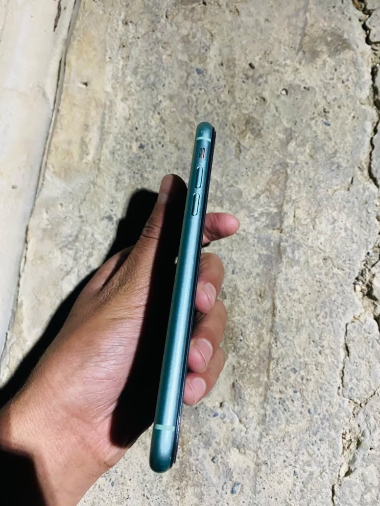 السلام عليكم جهاز ايفون يدعش عادي مبدل شاشه اصليه ثلاث خيارات فيس ايدي واكف دبل سيم 128 
يرهم مراوسه
 
السعر 200 قفل قفل قفل 🔒