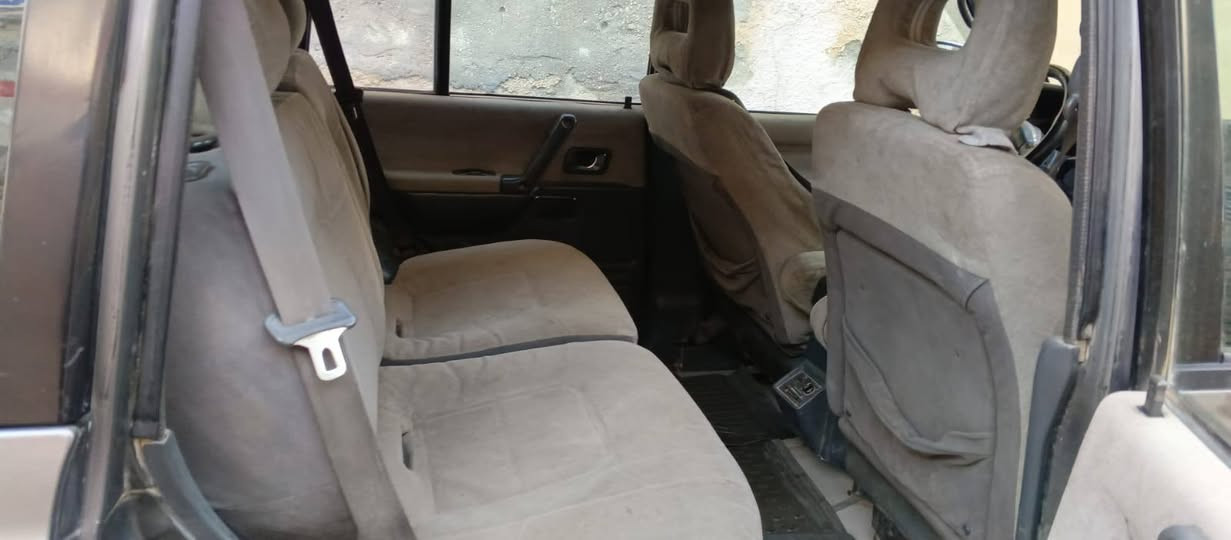 سلام عليكم باجيرو للبيع موديل ٩٩ محرك بلادي سته بانزين سيارة بلاديه صبغ مكانات بصيطه اثر جراد تبريد شغال كهربائيات كلهة شغالة كل نقص مابيها صدر جديد تخم تاير نضيف دوشمه بلاديه مالتهة شركة سعر ٦٥ وبيهة مجال عنوان بغداد مدينة الصدر رقم ***********
