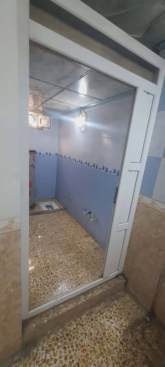 شقه للايجار
غرفه هول مطبخ مغاسل
سوق سومر فرع الصبايا اول عمارة على اليمين
175000
***********
