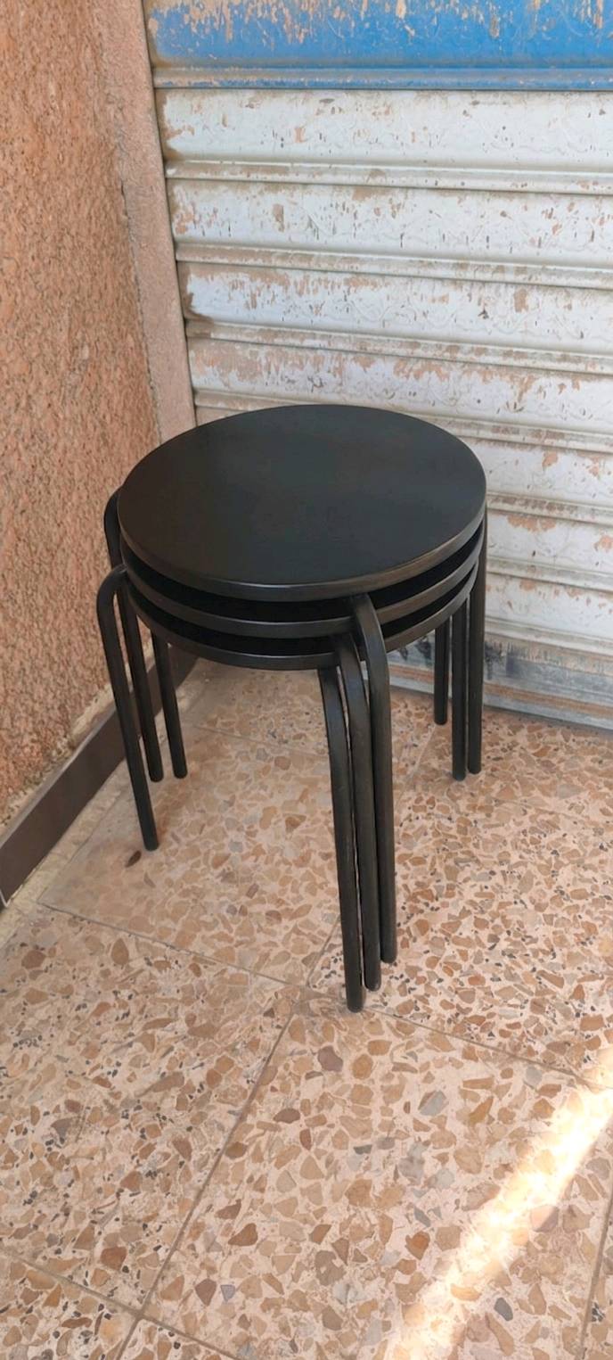 طاولات ضيافة الثلاثي بسعر 45 الف 
قياس الدائري والمربع 40×40
قياس المدرج 
الكبير 40
الوسط 38×35
الصغير 30×35