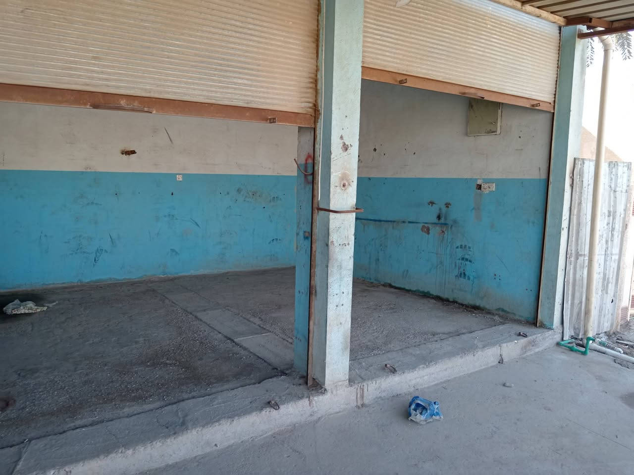 محلات للايجار على الشارع العام قريبه على أسواق الخفاجي رقم ***********
