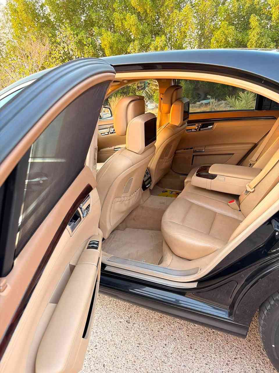 مارسدس S500 مديل 2013

سيارة مكفولة من الصبغ والضربة حتى الدعاميات وارد خليجي فول مواصفات باب طويل بانوراما  ناضور ليلي سيارة جديدة كلش مخزنه استعمال قليل بعدها بوضع الوكاله ماشيه 100 رقم بصرة بسمي   السعر 280 للستفسار : ***********
