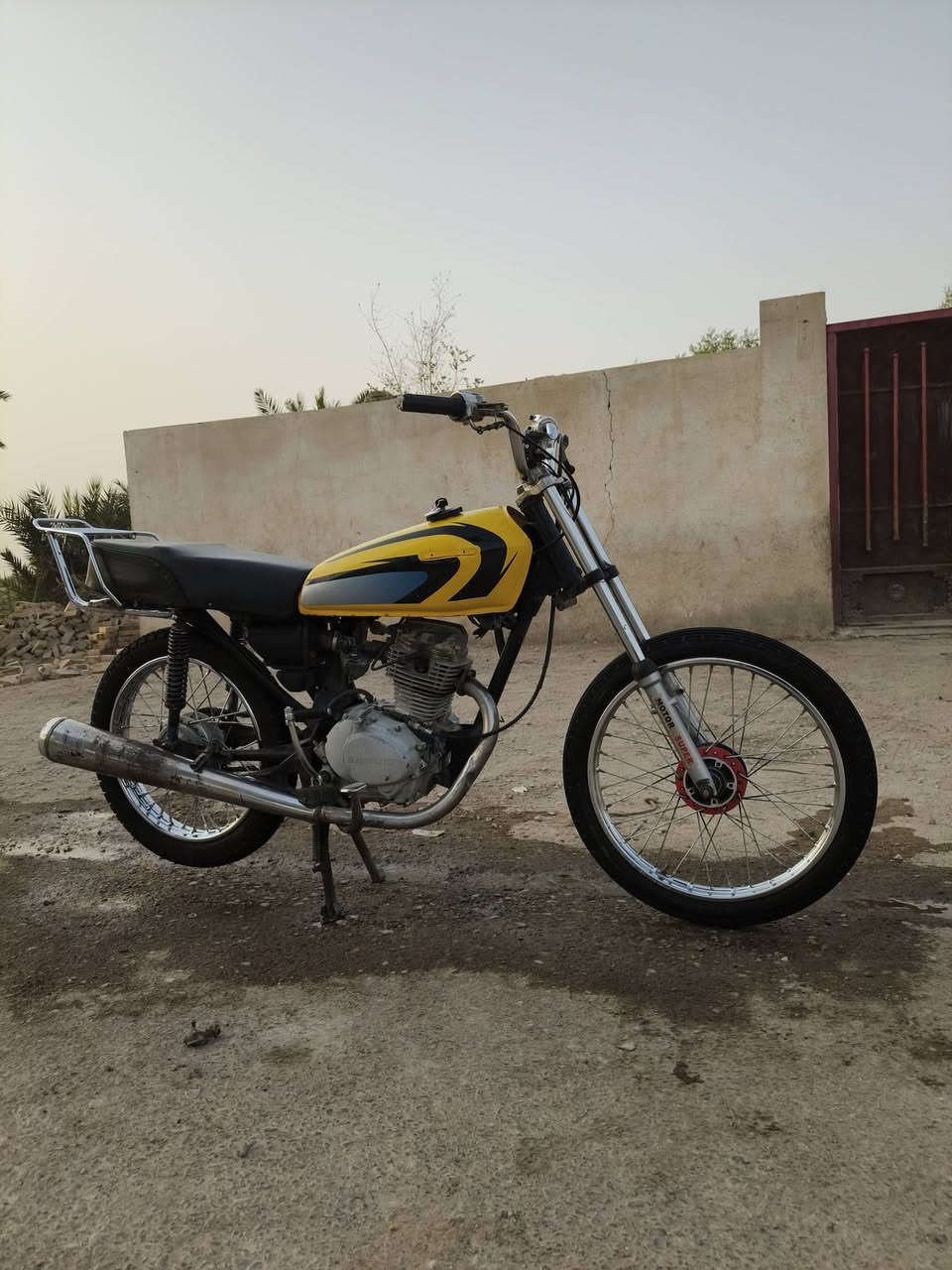دراجه للبيع كلك كلك كلك آرشه مكينه آرشه شاصي آرشه مفتوح بس ولف تواير جدد وياله جدد لايت جديد تانكي وكشن جديد جاهزه 350 وبيه مجال حك الجيه هذا رقمي بي واتساب ماسنجر ما متواجد ***********
