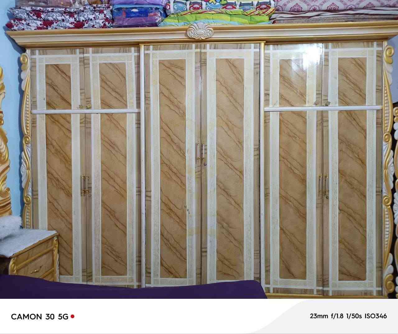 سلام عليكم غرفه للبيع ب700 وبيها مجال للشراي الكنتور وياه ملحقات بعد ***********
