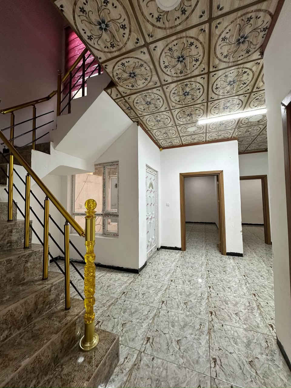 دار للايجار تكريت
(حي العصري خلف شارع البلديه  )

مساحة150  متر 

قريب ع مدارس جداً + شارع السوك الاطباء

جديد البيت 
4 غرف نوم 
شارع 15 متر 
صدر طير 

سعر ٤٥٠ الف قفل 

؛ الاستفسار  اتصال ع 

***********
