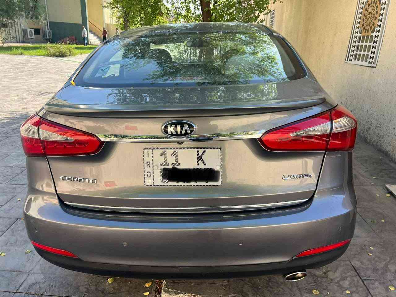 السلام عليكم للبيع كيا سيراتو خليجي ٢٠١٦ فول مواصفات محرك ١٦٠٠ دوش بصمة تشغيل وأبواب وجنطة فتحة سلايد روف كشنات جلد تبريد خلفي مري شفط وترحيب وأشاير فول تحكم شفتات استيرن تبريد بيانو شاشة حساسات امامي خلفي كامرة ويل كب ١٧ لدات امامي بك لايت لد ومحرك كير مكفول ع وضع الشركة تبريد ثلج تخم تاير باتري جديد وسنويه وهزة ورقم جديد بأسمي السيارة بيها صفحة صبغ + بنيد والباقي مكفول وشواصي ايرباك مكفولات سعرها ٩٨$ ورقة مكانها بغداد جانب الكرخ للاتصال ***********
