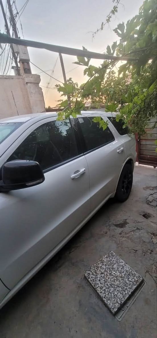 دورنگو موديل 22 ابيض بغداد انكليزي فول عدى الفتحه والرادار الامامي فقط حادثها كلش خفيف خشم البنيد وخشم الجاملغ فقط الخشم الشواصي واللغود كفاله اي قطعه مامبدله بيها 
مراوس مراوس كي فايف ***********مكاني بغداد زعفرانيه 
محرك 5700
غاز يعني انسه صراف بنزين
