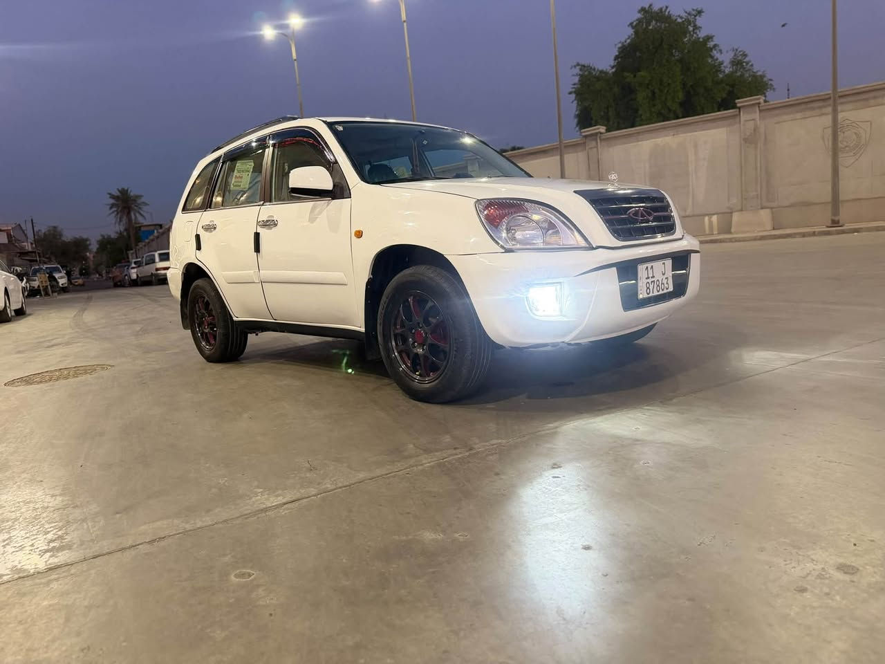 TIGGO السلام عليكم 
 تيكو  
  موديل  20011شكل  2012    🔹️🔹️  ✔👍 سياره جاهزه من كل. نواحي سيارة على وضع شركة قي       
    كير  ميكانيكي مرغوب ❤️  ومحرك مرغوب  خير من الله  بسمي  شرط تحويل.ثاني. يوم هزه جديدة رقم إنكليزي. جديد سنوية جديدة  (2029)  يعني ما. راح  تعب 😱😱بتحويل ما راح يكلف  غير (٣٠) الف 
#مواصفات_السيارة
🌳موديل   2011شكل 2012 
🌳فتحة سقف سلايد رووف 
🌳 محرك 2000 cc مرغوب ☀️
🌳 كير  ميكانيكي مرغرب  🔥
🌳عدد AIR BAG 2 
🔦لايت LED منظومه زنون  اصلي  مع  بوجكتر   شرط  ضمان ٣  سنوات 
سبير . 🛞 مع معدات 
 🔱. 
🔦كشافات هالوجين 
🔦بك لايت LED
🚘 تخم  الاطارات  جديد 
بطاريه  جديدة مع دينمو اصلي  شركه  مع  قوايش  اهم  اصليات شركة  ⚡️
🚘ويل كب كروم 
ريموت  فتح  وقفل  عن  بعد  
صدر امامي  خلفي  جديد  اصلي  شركة 👍
كهربيات. سيارة كلها شغالة ⚡️⚡️
تبريد ثلج 🧊 🧊  تشتغل  🔥
سيارة مكفولة  🌟⭐️💫          
🚘مقود جلد 
داخل جلد و مخمل  
د🤎المقاعد جلد
تدفئة كشنات 🔥🔥 
🚘نظام مانع الانزلاقAps. 
🧑‍🍼نظام الايزو فكس 
دوشمة  جديدة  من  تنته  سقف جديد 🔥🔥 من  ارضيات  جلد  تفصال  مع 👍
جامة  امامي   جديدة  🪟🪟
⭐ماسحة خلفية
ادمه كامله 🛠️🛠️🛠️
منظومة الاحتراق تخم ابلاكات  جديده  اصلي  من  شركة  مع  
تخم  كامل  نوزلات مع  فيت  بم  سياره جاهزه  من  كل  نواحي   دينار   ما  تصرف  عليها   ادمة كامله حماوة راديتر مع  مراوح  مع  ولف حماوة اصلي شركة مع  ماء  اصلي  يعني  انسى  لحماوه   صدر امامي مع   خلفي  جديد   
Bluetoot
USB
🥤
⚡️دسك 4 
 ***********☎️
