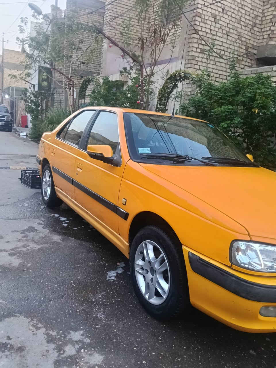 السلام عليكم 
بيجو بارص 2018 باسمي 
بيها طخه بجاملغ ممصلح ع وضعه
وبيها نص باب صبغ 
ومحرك مجفت انضف من المكفول 
مكان بغداد مدينه الصدر ام الكبر الغزلان 
رقم الهاتف ***********
السعر 55 ورقه
