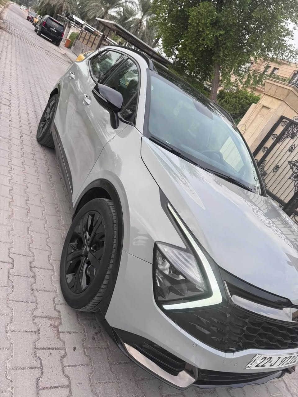 السلام عليكم
سبورتج ٢٠٢٤ 

سمنتي بلاك ديشن 

بانوراما

خليجي رقم اربيل 

كشن زيتوني 

تدفئه كشنات 

رادار 

اوتو هولد

شاشه كاربلي

صندوق كهرباء

هزه وفحص جديد 

بيها bdr وتكحيل بالجاملغ والباب الامامي موضح بالصور

مكان السياره الكاظميه

السعر 20900 وبيها مجال جدا بسيط
