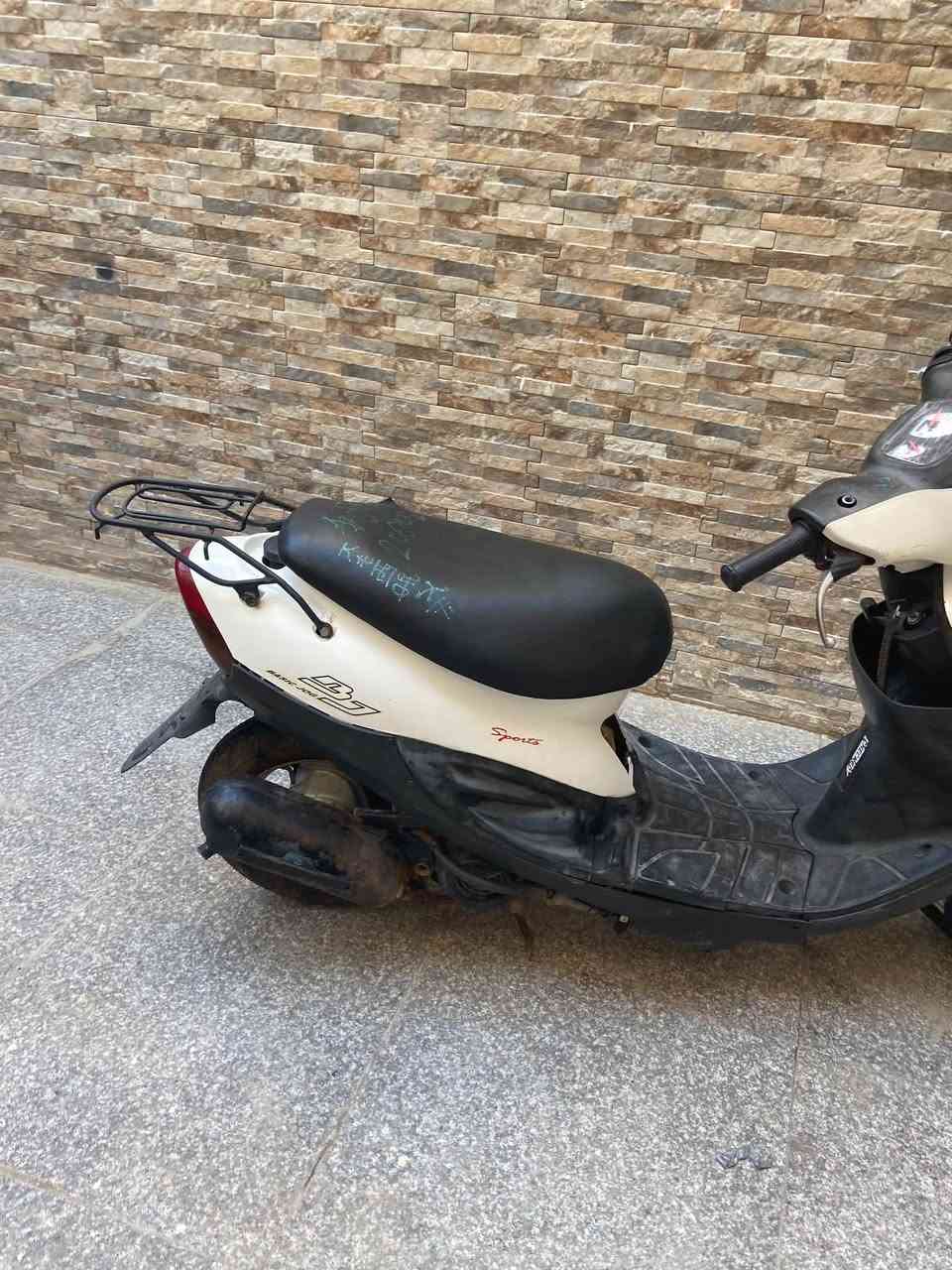دراجه تسع زروف 300 الف ما مفتوحه
***********
