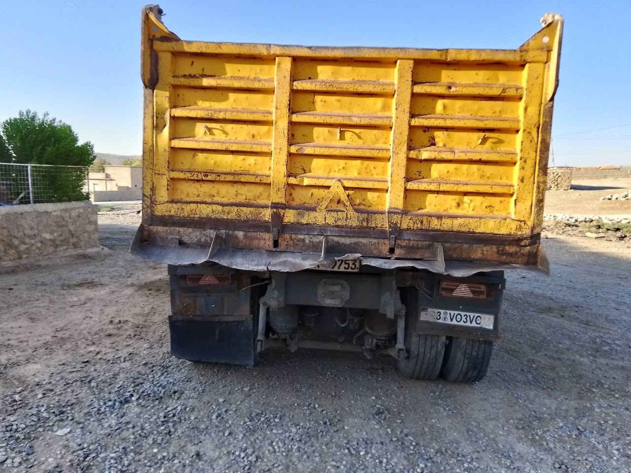فالفو موديل 2001 كير و محرك  اكسن  شرط  رقم اربيل حصه كاز بي ***********
