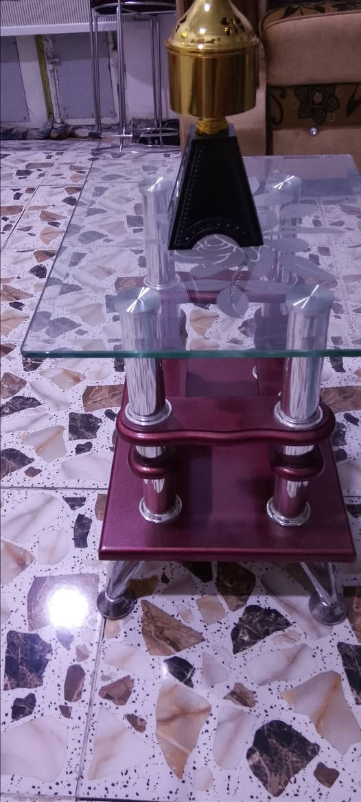 السلام عليكم  .....  
  تخم كامل اخو الجديد استعمال قليل وسبب البيع لضيق المكان  مع طبلات عدد 4 صغيرة وطبلة كبيرة 
السعر  500 وبي مجال....  للتواصل الاتصال على الرقم ***********  ...  المكان في العباسية

