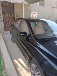 ٢٠٢٢ • شاشة كبيرة • فتحة سقف