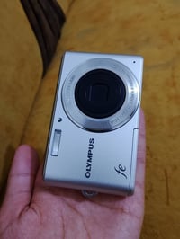 ورحمه الله وبركاته كامره(OLYMPUS) للبيع نضيفه كارتون 📷📸  يمكن عوزه بس ...