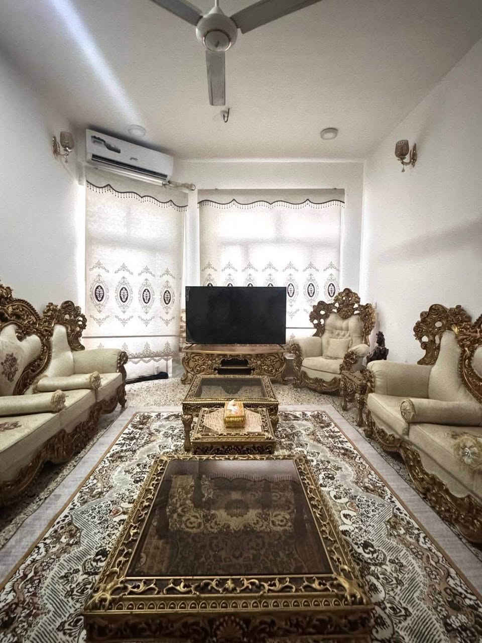 سلام عليكم بيت مساحه 400م الموقع تقيه معمل الغاز غرفه عدد 2صاله حمام خارجي وداخلي حديقه البيت جاهز مع الاثاث مع الاثاث 110 بدون اثاث 95 رقم الاستفسار ***********
