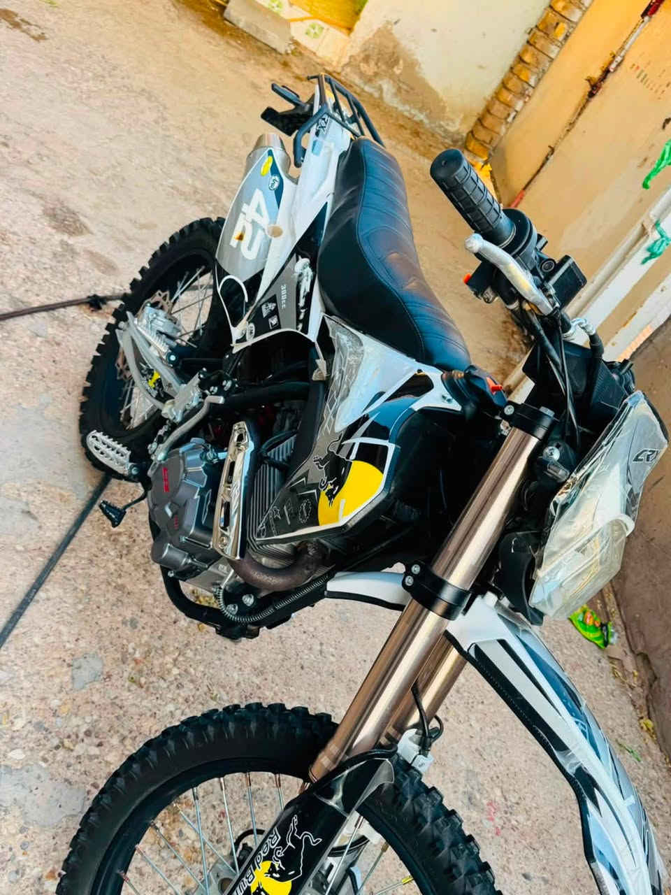 سلام عليكم
قفاز CRX موديل2025

حجم لمكينهcc300

حجم دراجه42

باب اول شرط جيس

بيه ورقه وحده فقط مال معرض

مكان كوت دجيلي شراي يتصل فقط***********
