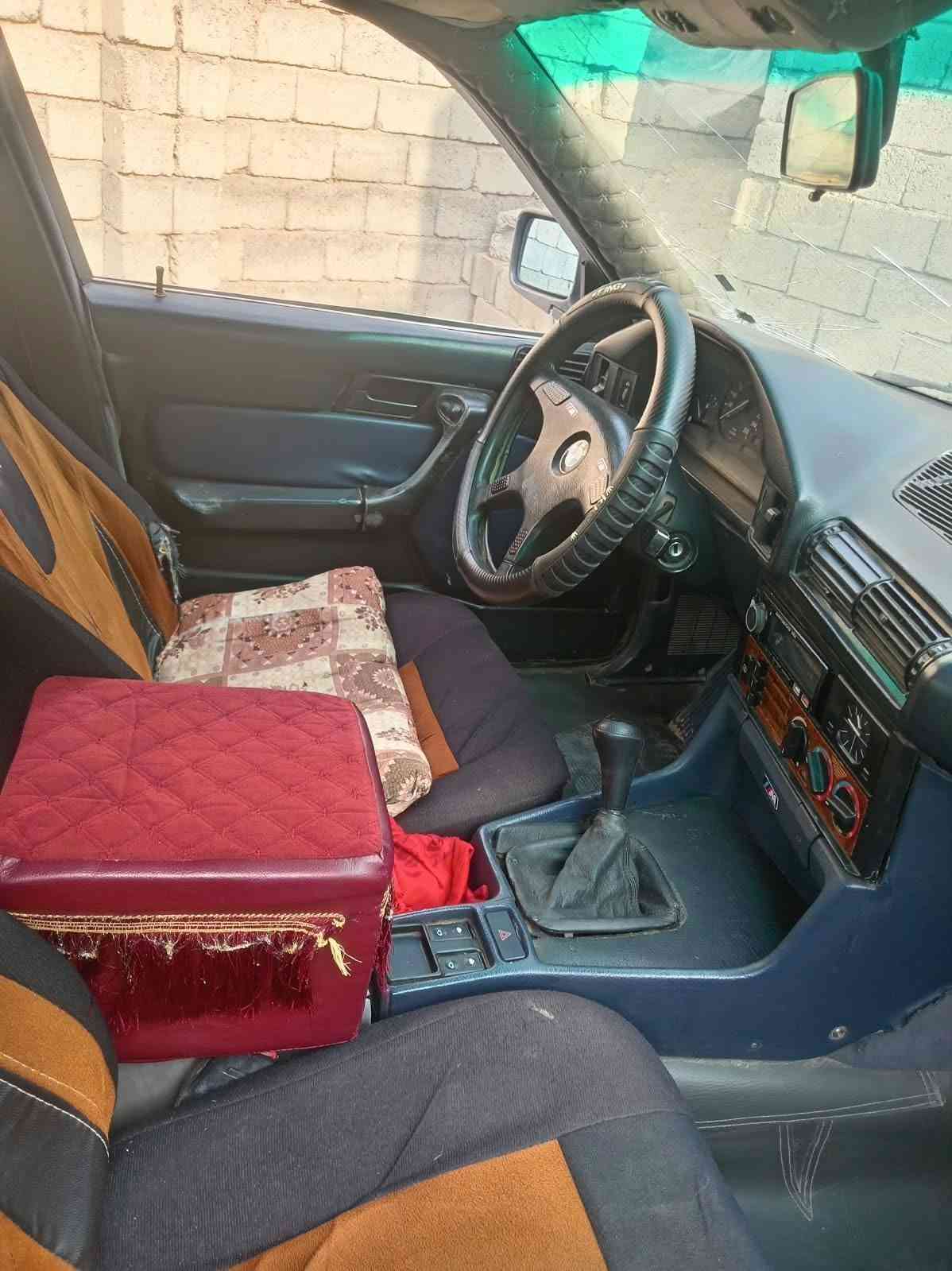 اسلام عليكم من رخصه لادمن #BMW 
للبيع محرك كبس شرط كير عادي شرط صاروخ✈️
حجم 525 صدر جديد تايرات جدد كهربائيات كلها شقاله 
رقم دولي كركوك لل2030 شرط التحويل نقصها بس صبغ
ترهم مراوس حسب القناعه السعر 40وبيها مجال 
للستفسار *********** مكان الشرقاط
