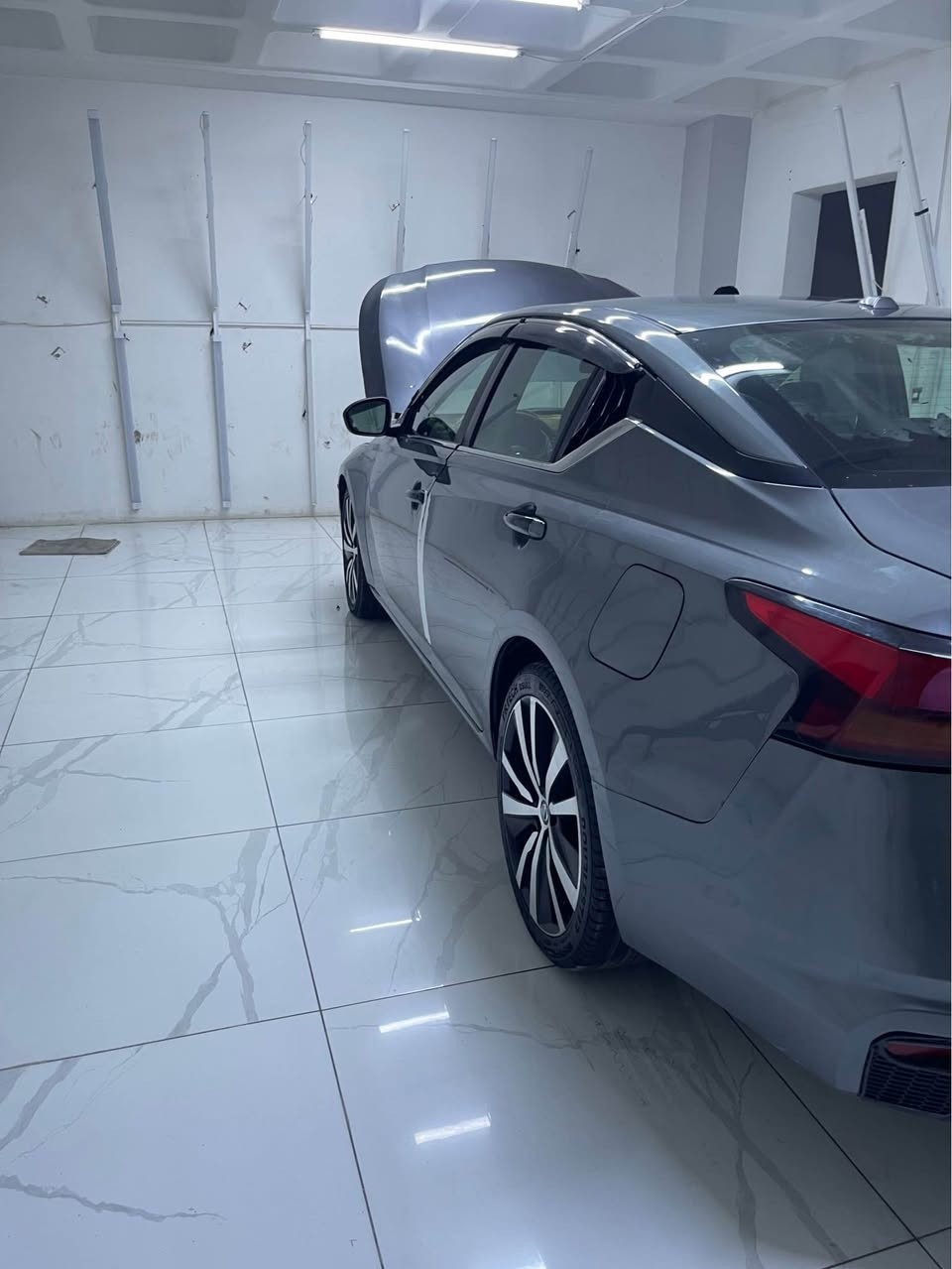 نيسان التيما موديل 2021 SR لون نطي 
*********** كالار, السليمانية
