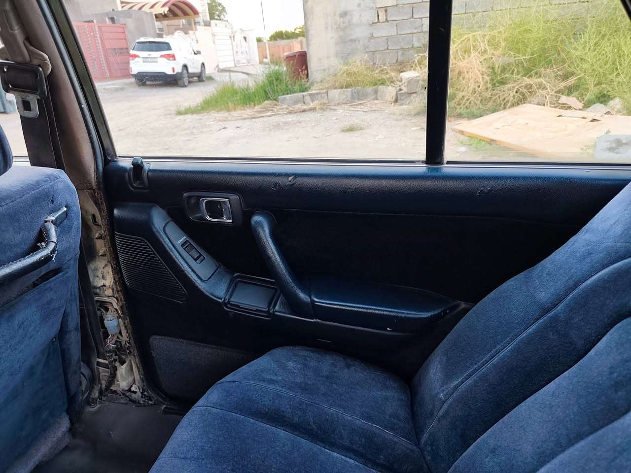 كراون سيدان رويال صالون موديل 1991  
محرك 2500 الـ 1JZ-GE فيفيتي مجاول 
صيانة كاملة كير محرك بركة ممتازة 
تبريد ماكو وترتيبات كمالية 
سعرها 40 بي مجال للطيبين 🤝 
تخم ويل+ تايرات حجم 15 
صدر امامي و خلفي 60٪ 
رقم ديالى الجديد باسمي تحويل مباشر 
مكانها ديالى بعقوبة 
***********
