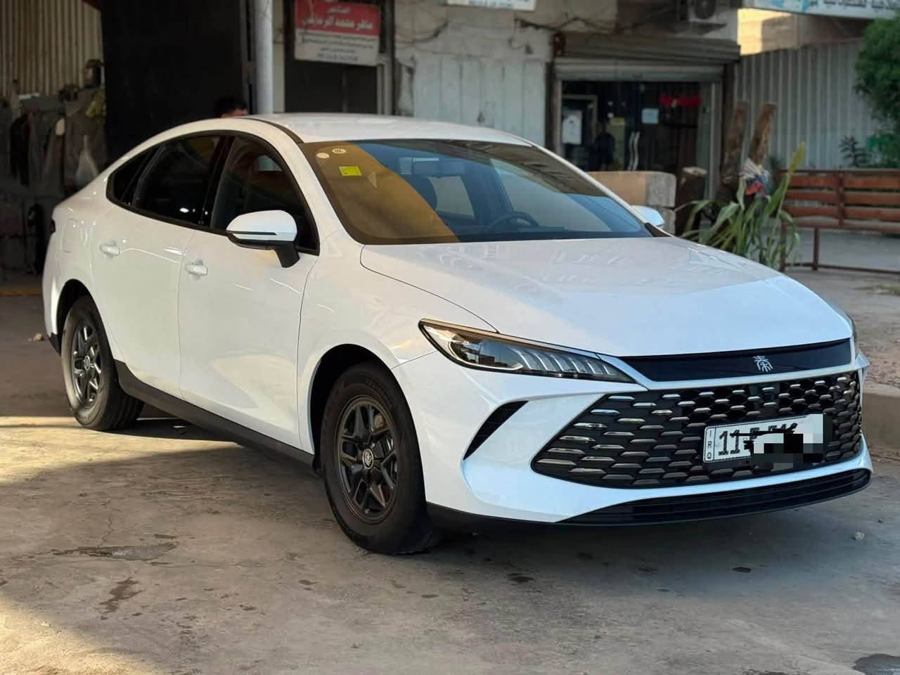 ‏Byd كن بلاص اخت زيرو ترقيم جديد 
كفاله عامه من الصبغ والتبديل والبارد… 
شرط التحويل 
مع كافه ملحقاتها 
HEV 850
EV 700
Km 1500
بغداد .الدوره.حي الميكانيك 
للستفسار ***********
