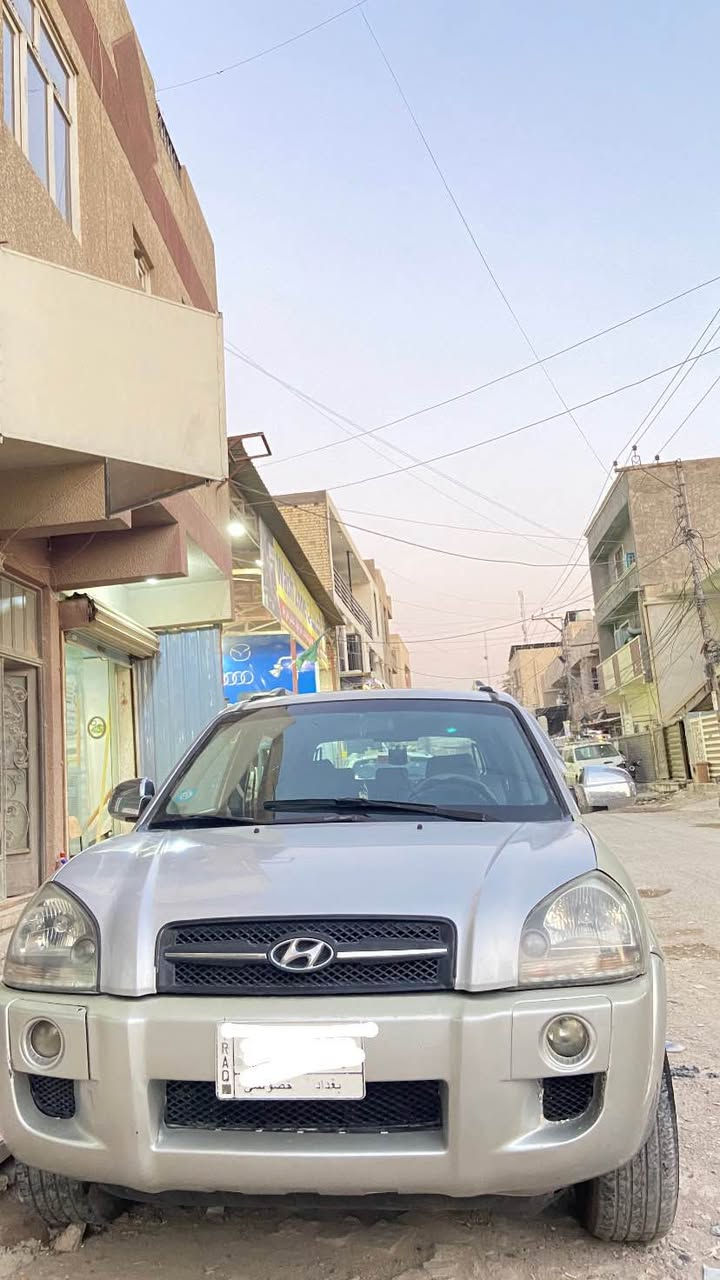 السلام عليكم…

للبيع 
 توسان 2008 رقم بغداد

مكينه دوش 2000
سنويه إلى سنه 2029
كشر بلادي مابيها اي ضربه مع سونار 
فتحة سقف 
المكينه بلادي لاتنقيص ولاتبخير
جرس الشركة شغال
تبريد ثلج 
كشنات جلد أصلي 
تخم تاير جديد 
شاشه مع كامره خلفيه
حساسات خلفيه 
سيارة مال جناي 
السعر 120 ورقه بيها مجال بسيط لشراي 
الاتصال على الرقم ( *********** )
غير متواجد ع الفيس بغداد, العراق
