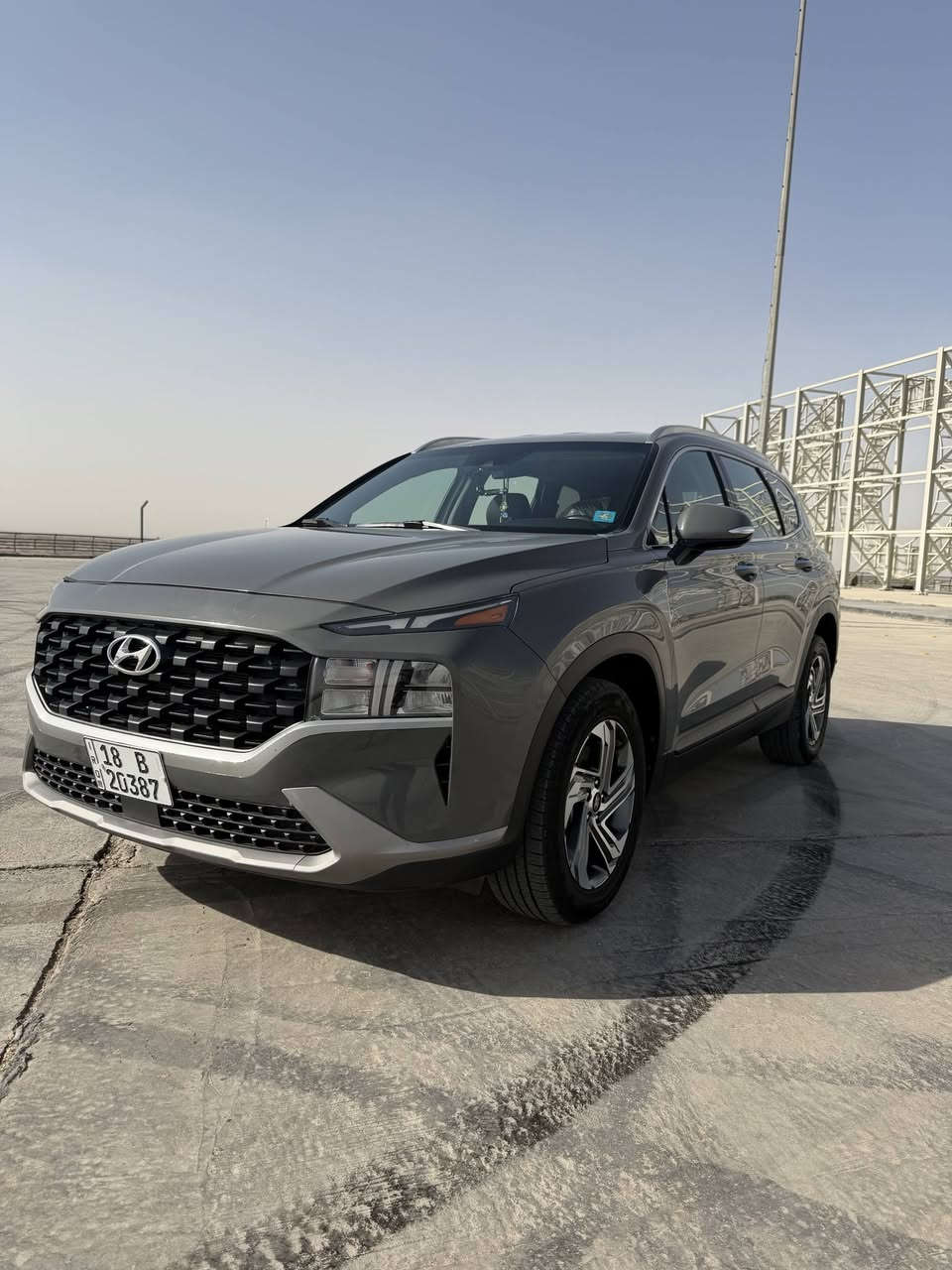 سنتافي 2023 فئة SEL وارد امريكي
لون سمنتي رقم بابل باسمي 
مواصفات :
بصمة
تشغيل عن بعد
اشاير بالمري 
مثبت سرعة
اوتو هولد
اوتو ستوب
مود درايف (comfort & sport & smart) 
نقطة عمياء 
مانع انزلاق
تحديد مسار 
حساس امامي خلفي
رادار 
شاشة ابل كار بلي
تدفئة بالمقاعد الامامية
محرك 2.5L
(حادث بنيد وجاملغ عكس السايق) 
السعر 180 ورقة وبيها مجال
***********
