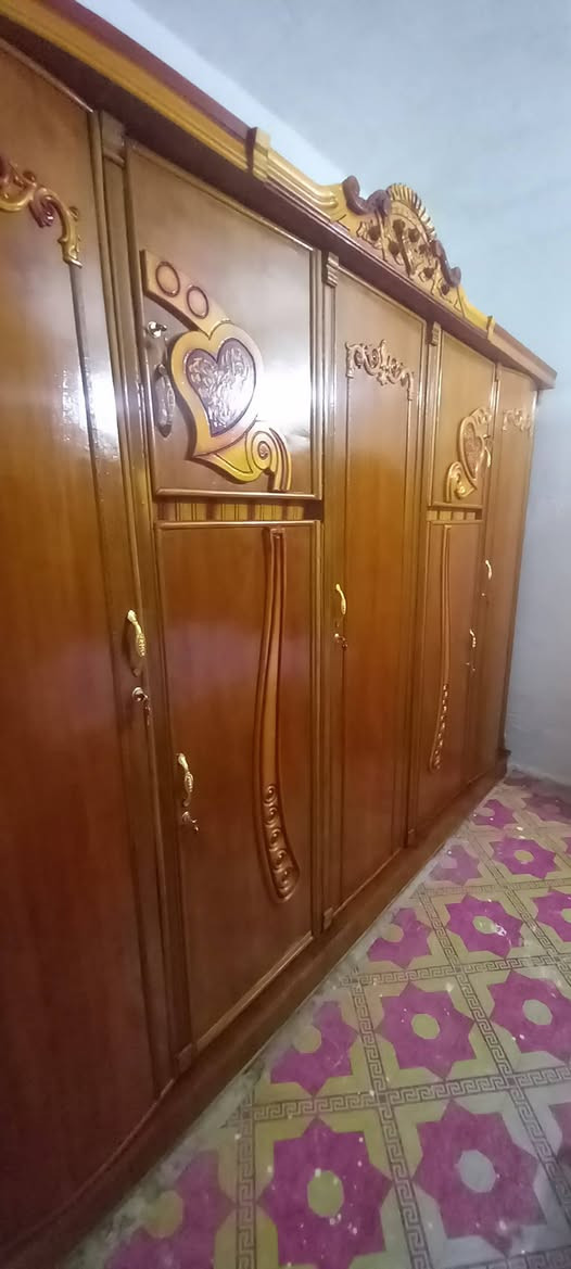 غرفه خشب عراقي السعر ٤٥٠ ***********
