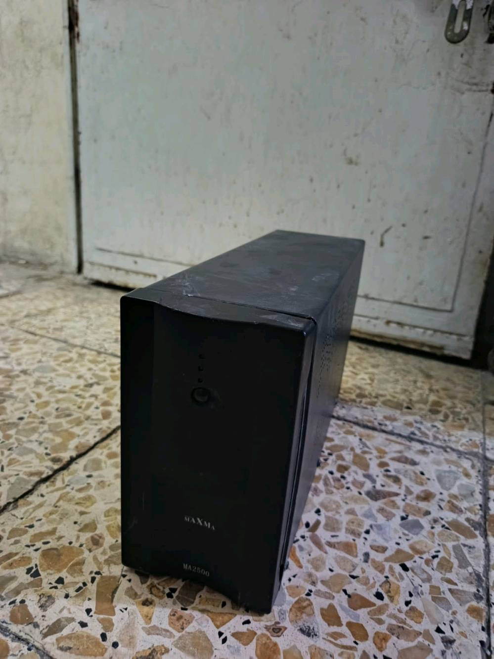 UPS ماعرف يشتغل او لا ابيع فحم هل موجود