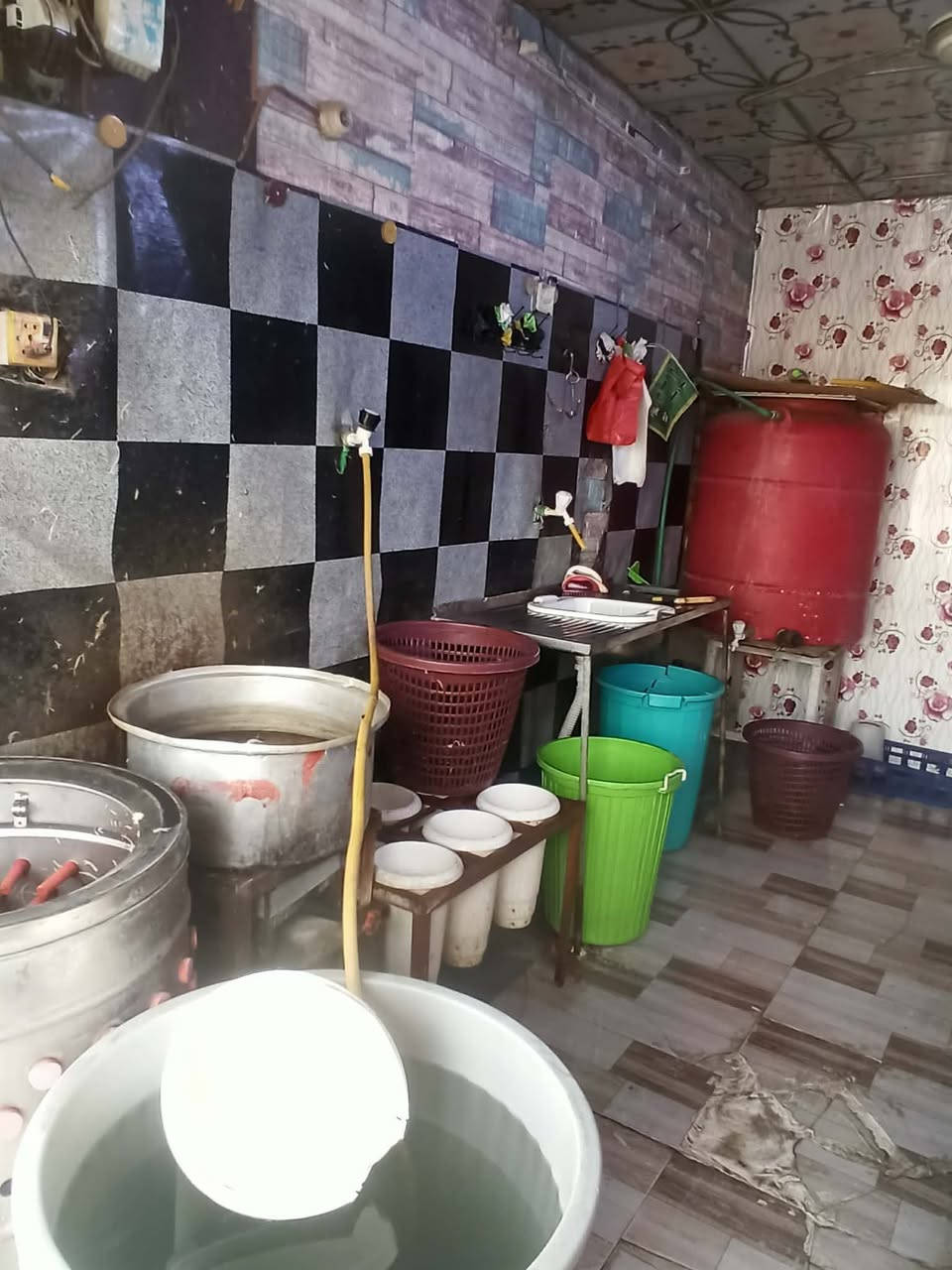 محل دجاج للبيع حي السلام شارع 25 شارع أبو مصطفى الشهير المحل كامل بس جيب دجاج وبصط إيجار المحل 125
سعر المحل 1,200 مليون ومائتان 
الاتصال على الواتساب فقط  ***********
محل دجاج للبيع حي السلام شارع 25 شارع أبو مصطفى الشهير المحل كامل بس جيب دجاج وبصط إيجار المحل 125
