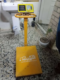 ميزان اكتروني للبيع ميزان اكتروني للبيع اخو الجديد ما مستعمل شي قليل ا...